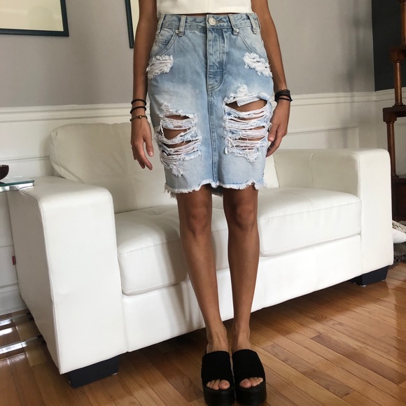 ARITZIA denim skirt - Picture 1 of 3